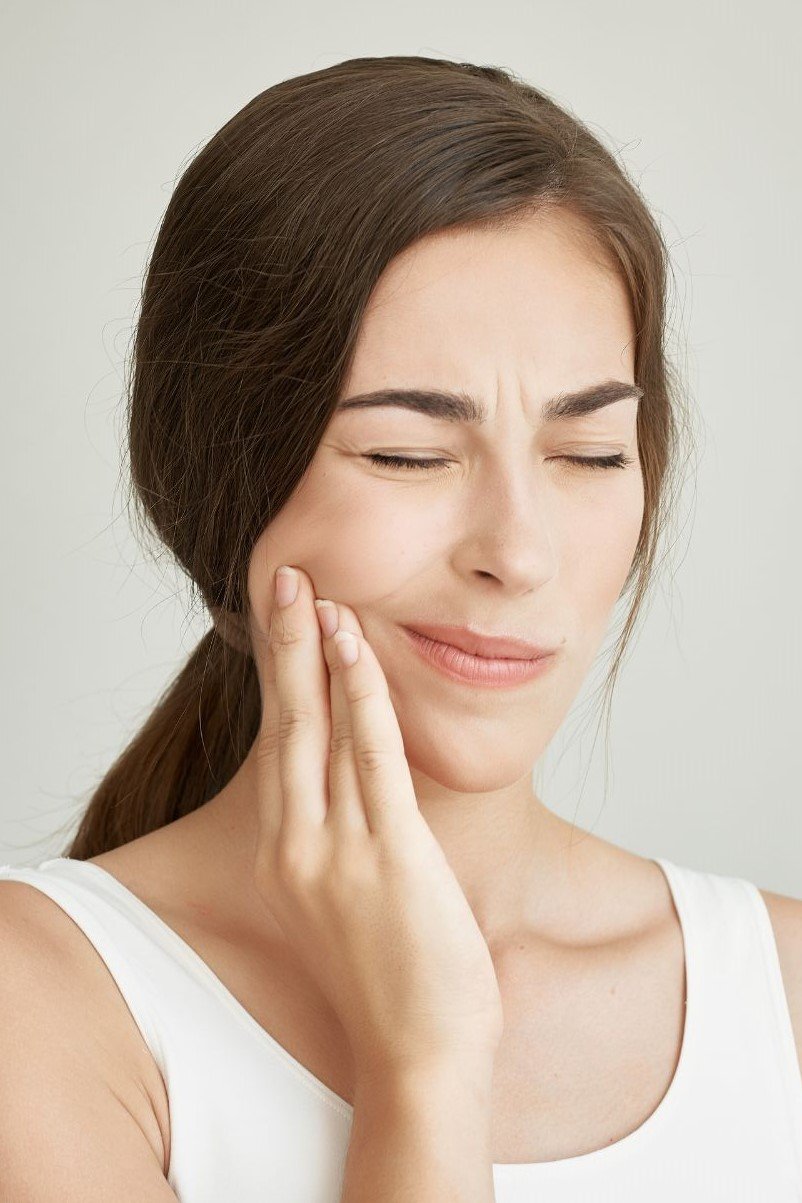 Persona con dolor dental